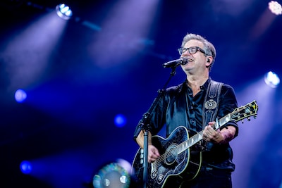 Guus Meeuwis kondigt concert aan en verruilt Philips Stadion voor Rotterdam Ahoy