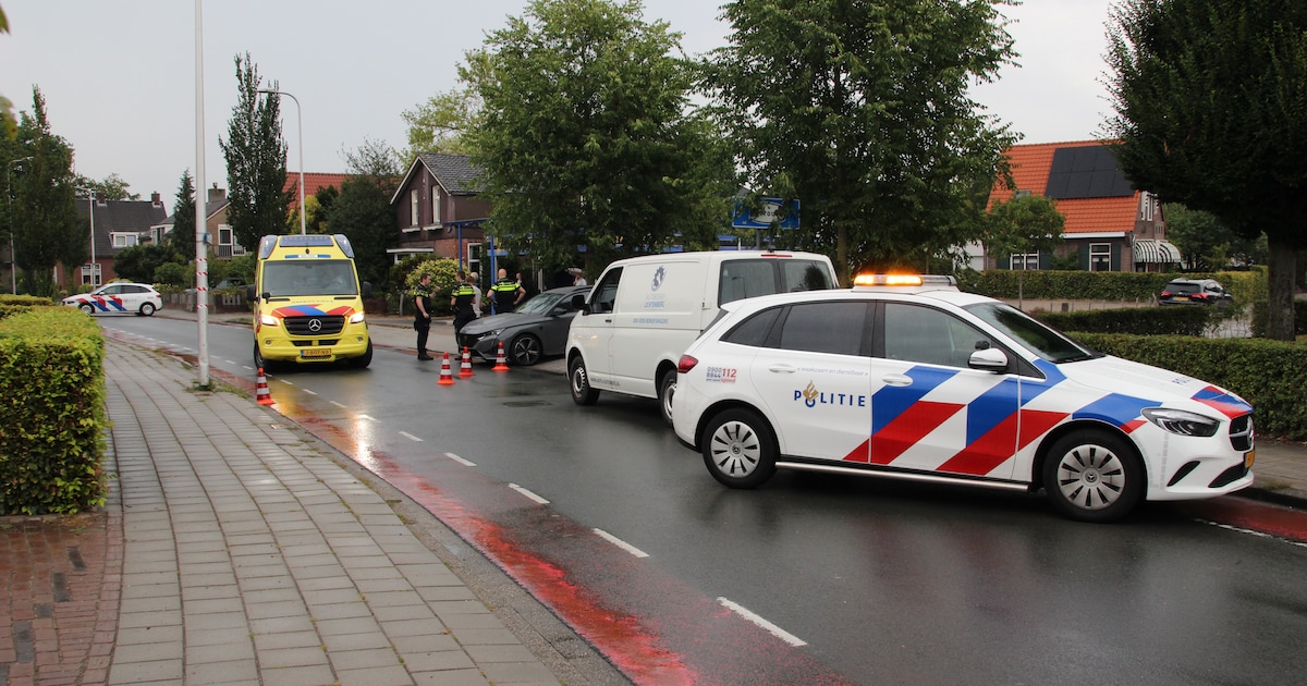 Fietser en auto botsen in Holten