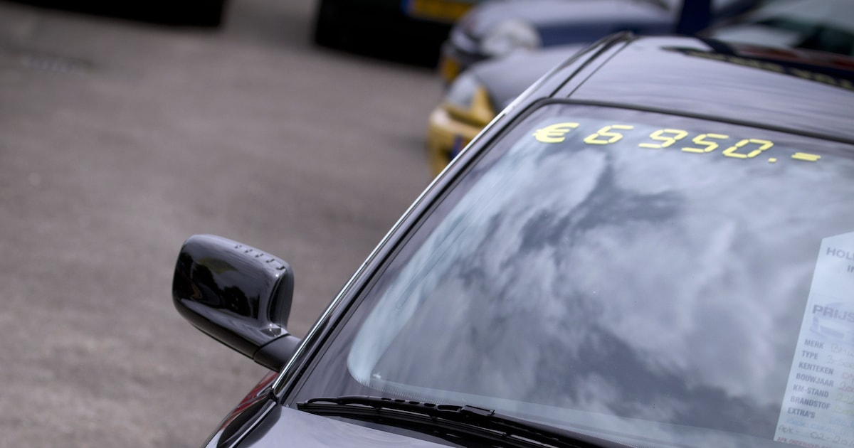 Autobedrijf in Enschede betaalt achterstallige huur alsnog en kan toch open blijven