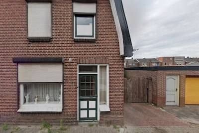 Gespot op Funda: let bij dit huis in Almelo vooral niet op de rommel