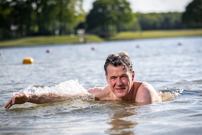 Het wordt warm! Dankzij deze tool van Kasper (45) uit Enschede zie je direct waar je in de buurt kunt zwemmen