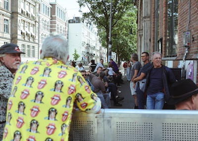 Stones-fans staan uren in de rij voor duurste concert ooit in Paradiso: ‘Koorts waarvan je niet wilt genezen’