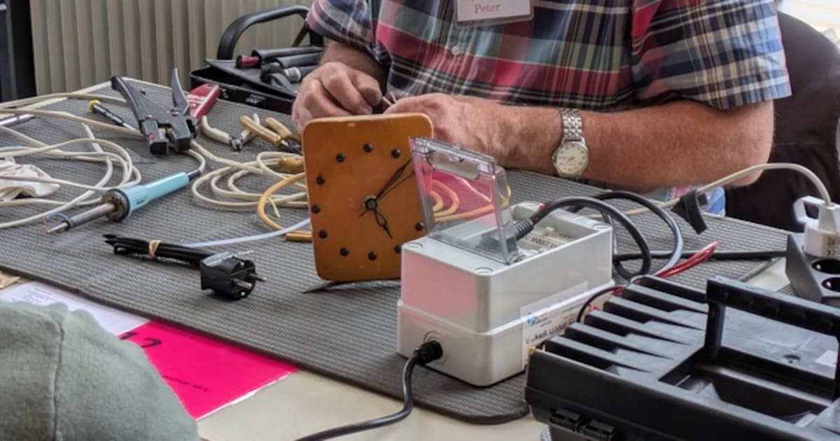 Repair Café Vriezenveen helpt gratis bij het repareren van kapotte spullen