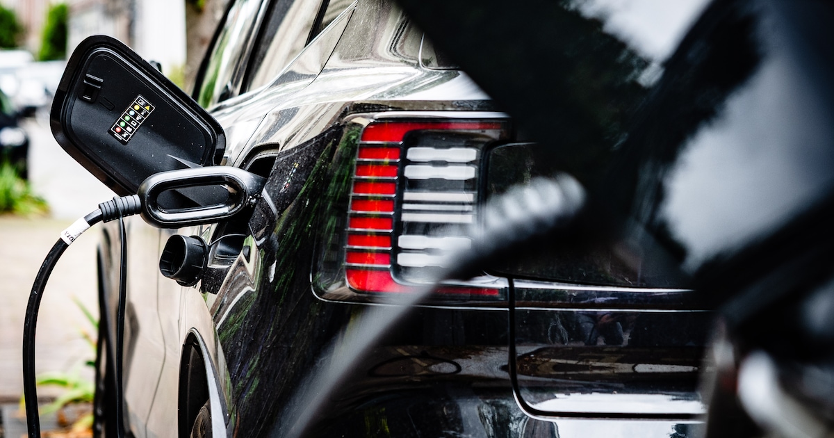 Gemeente plaatst nieuwe openbare laadpalen in Haaksbergen