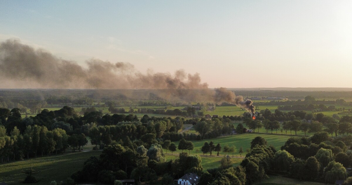 Rookpluim van caravan in wijde omgeving Zelhem te zien
