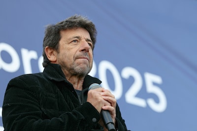 Zanger Patrick Bruel opgepakt in onderzoek naar verkrachting