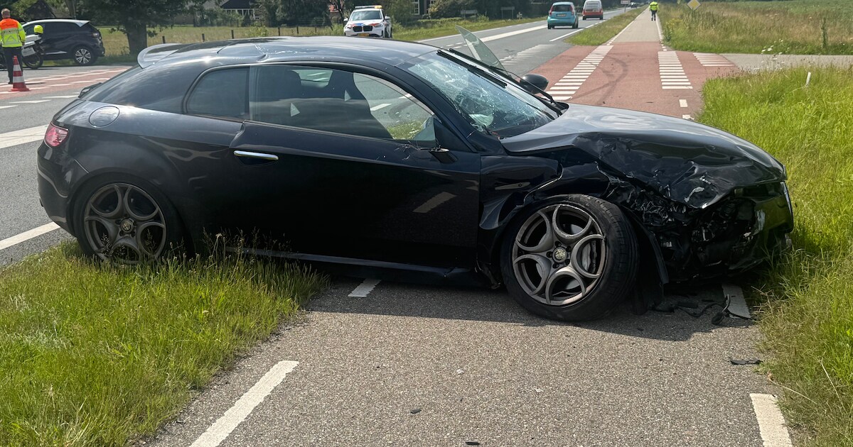 Gewonde en veel schade door aanrijding tussen auto’s bij Bathmen