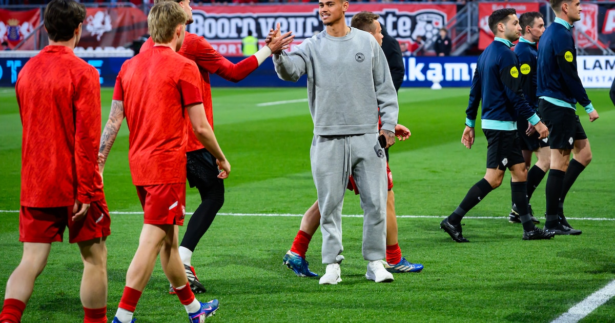 Mees Hilgers laat ook tweede training schieten bij FC Twente: ‘Hij had ...