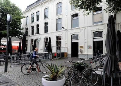 Groot Enschedees studentengebouw per direct dicht: ‘Acuut gevaar’