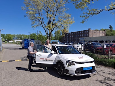 Waarom de regiotaxi soms te laat komt: vervoersbedrijf reageert op storm van kritiek in Enschede