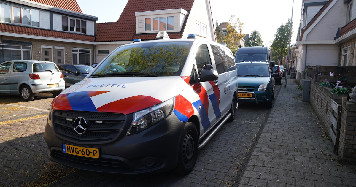 Dode aangetroffen in woning in Deventer, politie onderzoekt wat er is ...