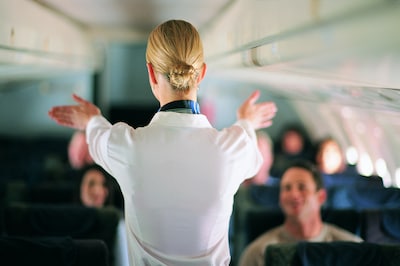 Baanbrekende uitspraak: borstkanker stewardess na 30 jaar vliegen erkend als beroepsziekte