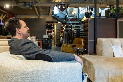 We wachten massaal maandenlang op meubels, maar dat hóéft niet