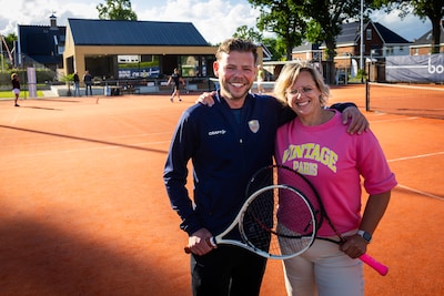 Mirjam zag de vlammen uit het clubhuis slaan, nu i
