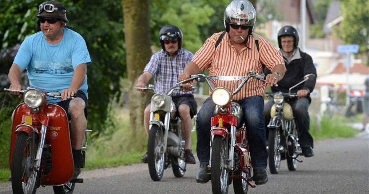 Heet op de brommer met `t Oale kreng in Daarlerveen