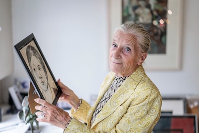 Wies (87) uit Hengelo is de oudste galeriehouder van Nederland: ‘Kunst houdt me jong’