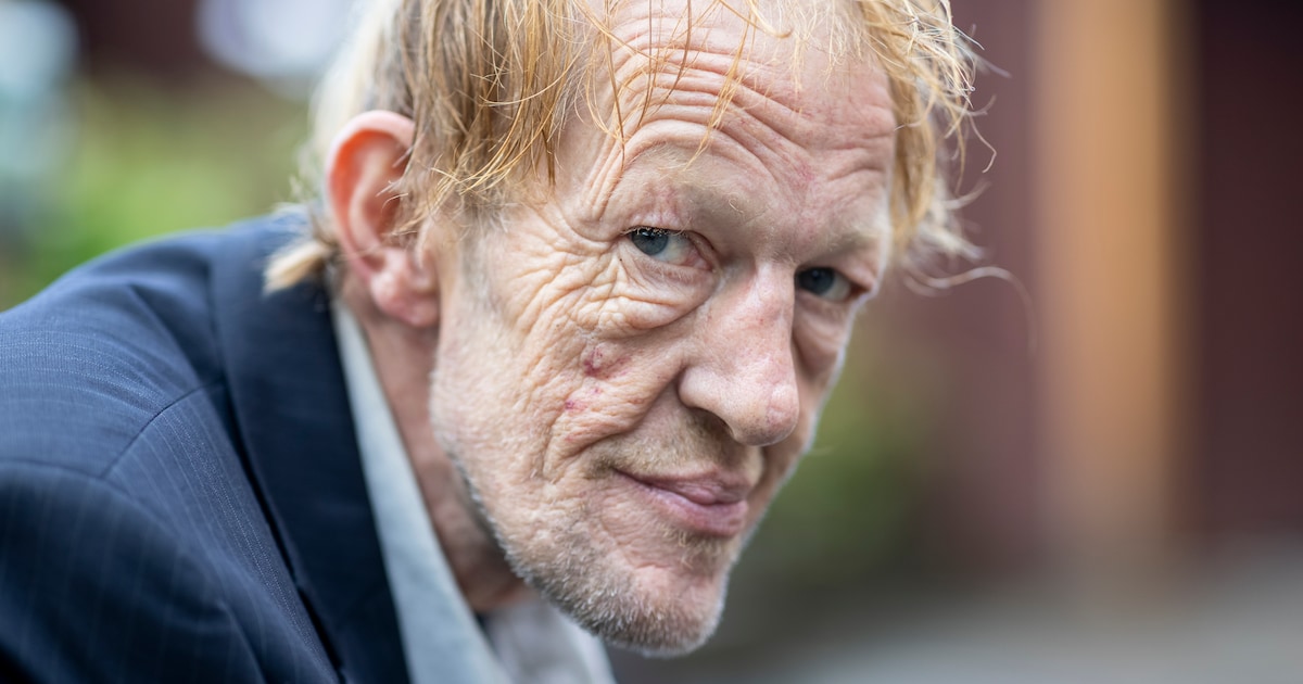 Dit is het verhaal van Enschedese zwerver Arnoud (die man van de losse ...