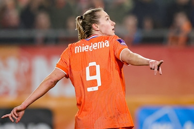 Vivianne Miedema opnieuw geopereerd aan knie, Oranje-spits r