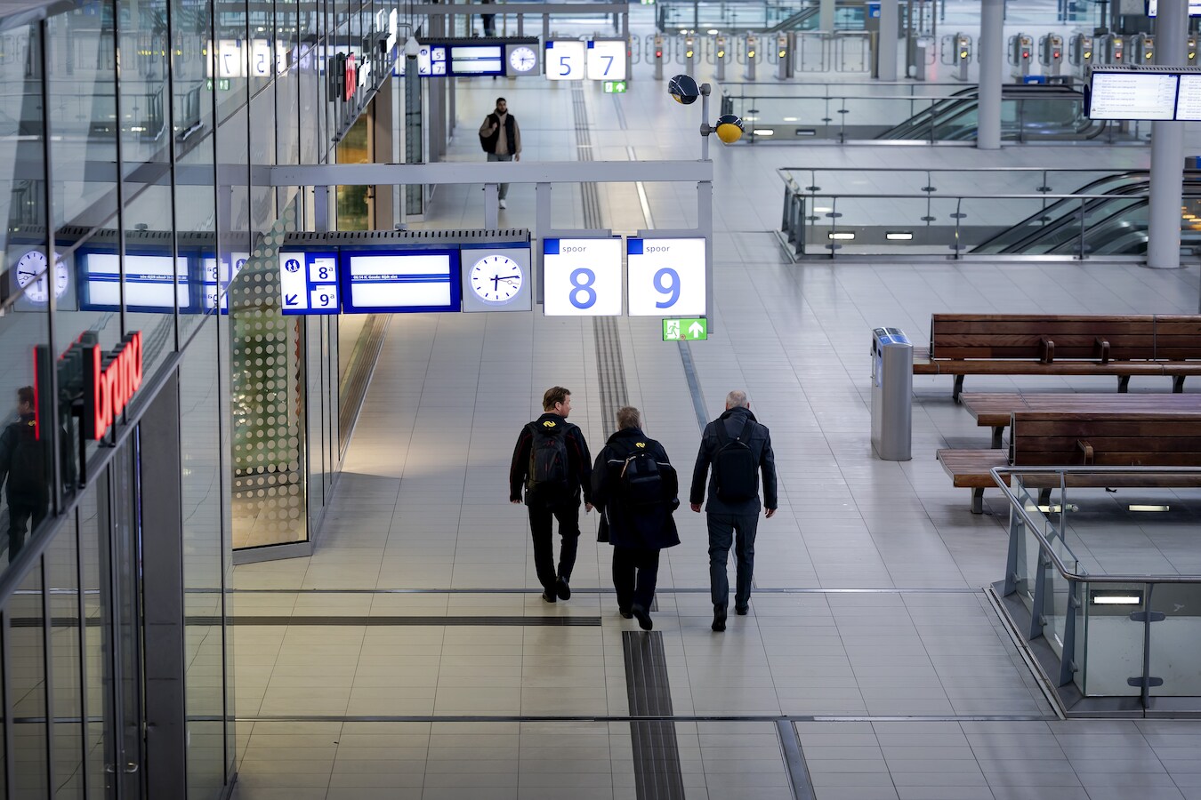 In Bijna Hele Land Geen Ns Treinen Door Grote Staking Zware Spits