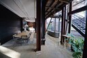 Gebouw 16 tegenwoordig, een opslag voor oldtimers en een bed and breakfast.