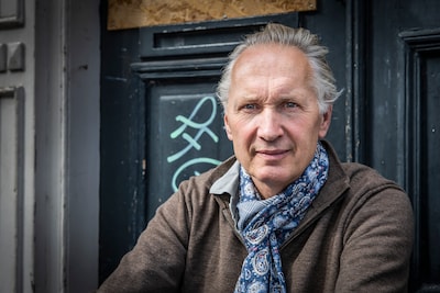 Schrijver Jaap Scholten en stichting kopen vliegtuig voor Oekraïne