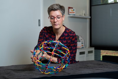 Marlies helpt je rouwen met je lichaam: ‘Wankel gevoel in je benen, brok in je keel’
