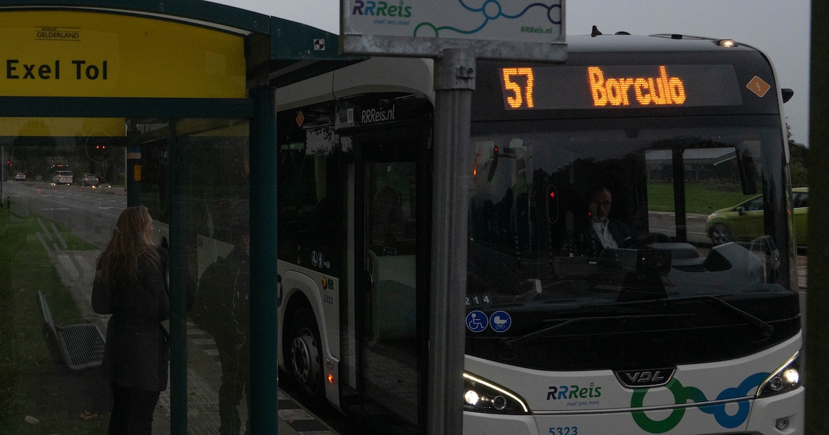 Ouders: ‘dochters op weg naar Borculo lastiggevallen in bus door bewoners azc’: COA-medewerkers reiz