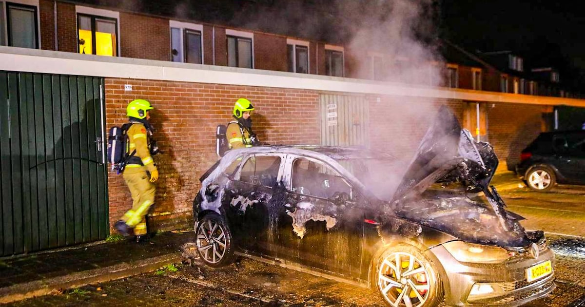 Opnieuw gaat auto in vlammen op in Apeldoorn, vierde in een week tijd