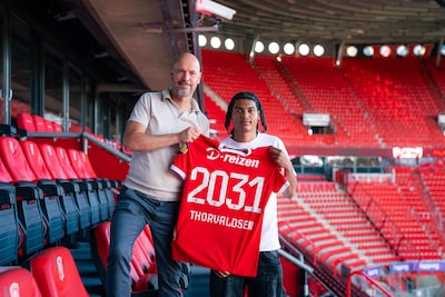 Erik ten Hag over nieuwe Noorse vleugelspits Thorvaldsen: ‘Voor hem kom je naar het stadion’