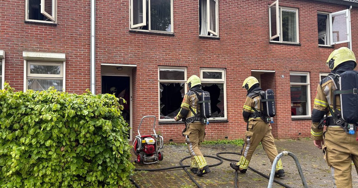 Brand in woning in Westerhaar, twee bewoners kunnen huis op tijd verlaten