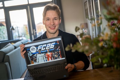 Deze Almeloër werkt in Birmingham aan het populairste voetbalspel ter wereld