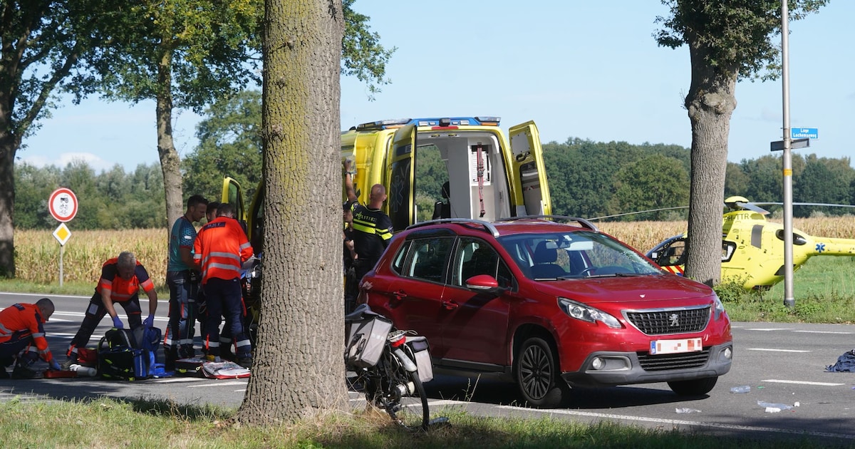 Fietser (86) overlijdt na aanrijding op kruising in Warnsveld