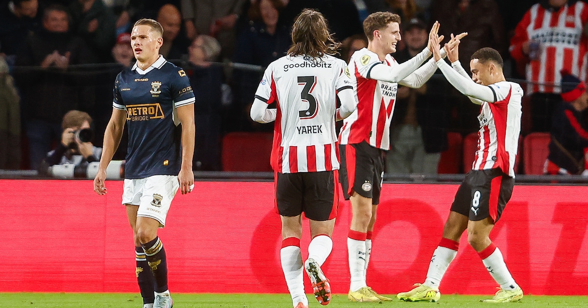 LIVE | Go Ahead Eagles profiteert van blunder PSV en is weer terug in de wedstrijd