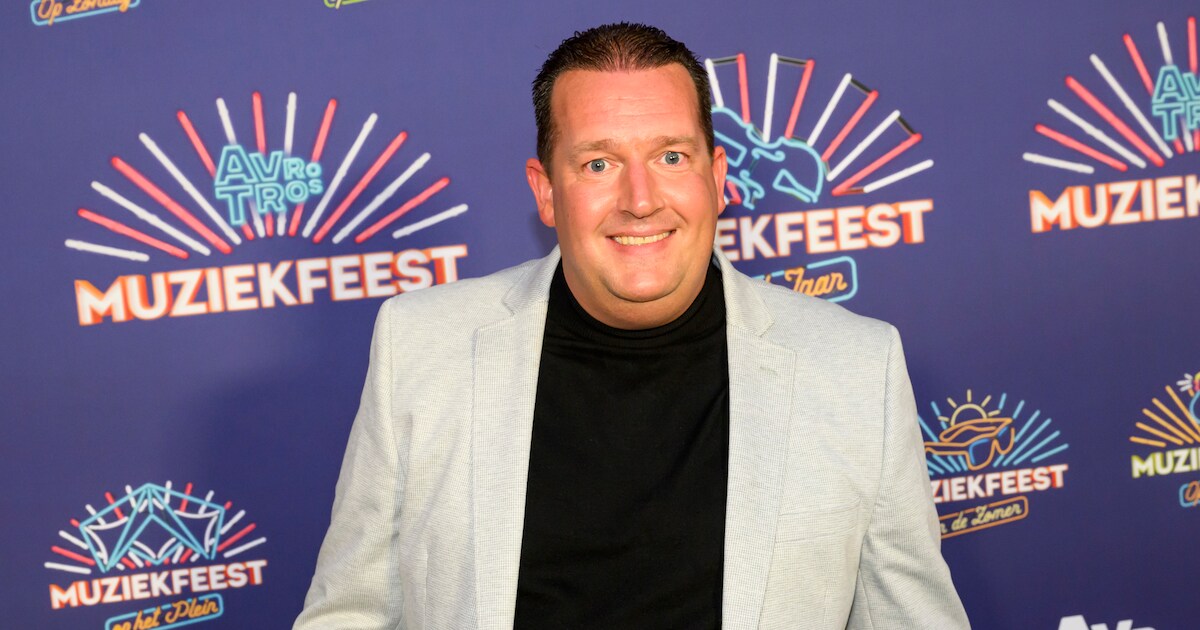 Stef Ekkel treedt op in The Shamrock tijdens Fet Vout Veest | Almelo ...