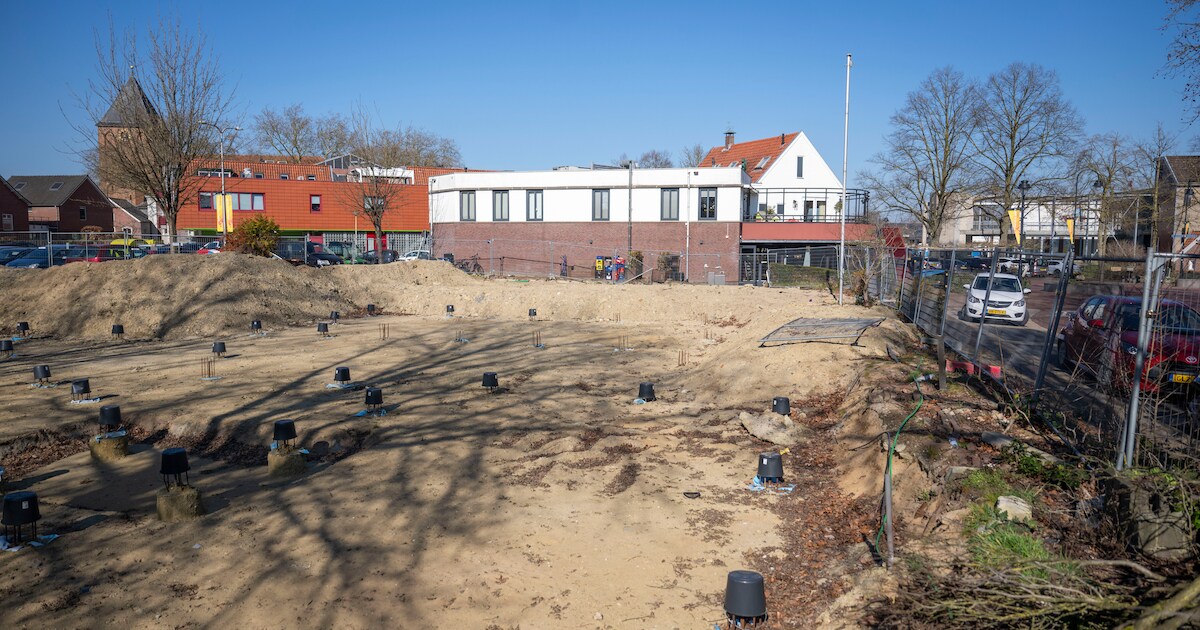 Bouw appartementen Markelo lag maanden stil maar mag nu weer verder