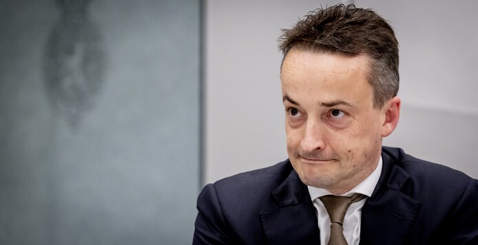 Tjebbe van Oostenbruggen (NSC), staatssecretaris van Financiën, stelt de jubileumuitkering ter discussie.