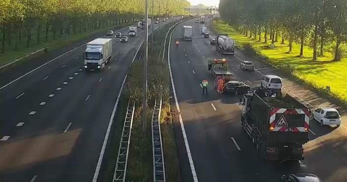 Twee rijstroken op A28 bij Zwolle dicht door ongeval