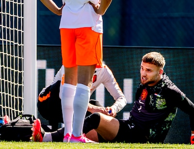 Oranje nog altijd zonder doelman Bart Verbruggen op het trai