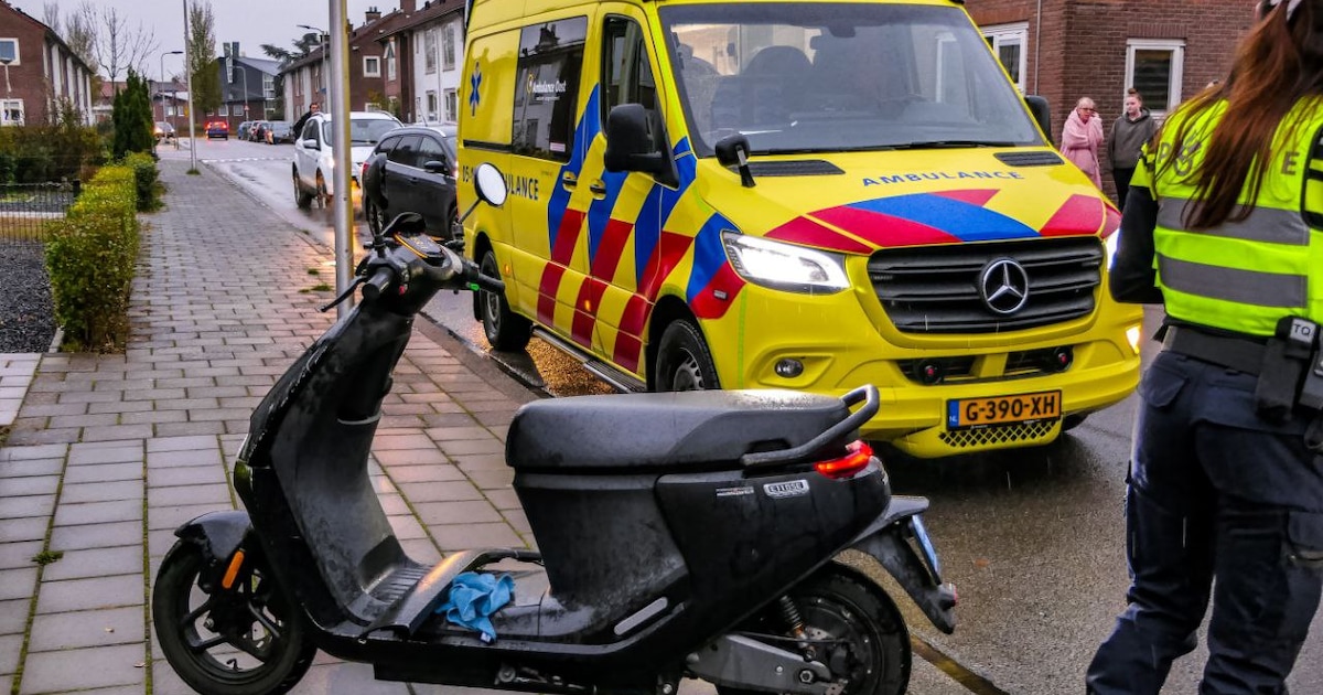 Scooterrijder gewond bij aanrijding in Enschede