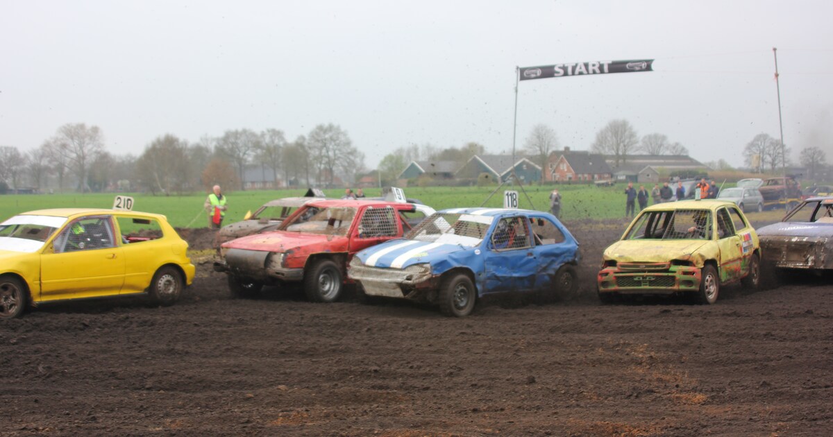 Lekker scheuren bij autocross in Daarle