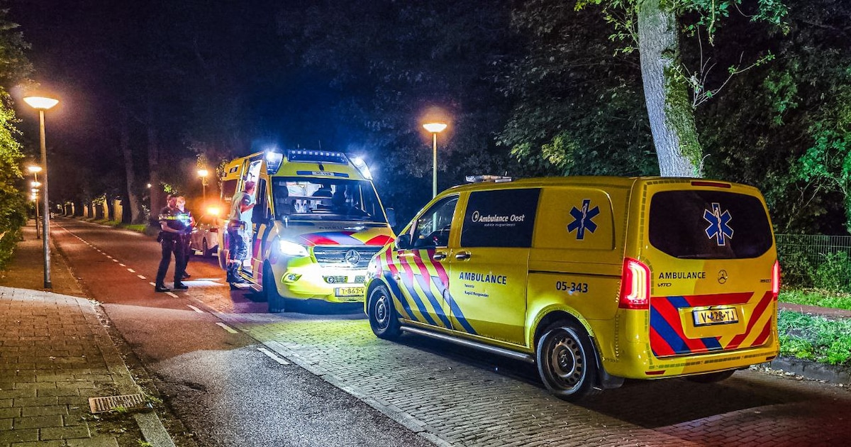 Fietser in berm gevonden na ongeval op Oosterstraat in Enschede.