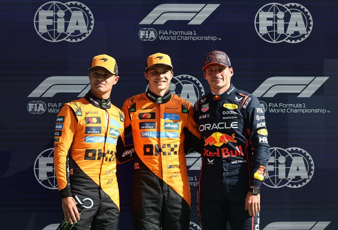 vlnr: Lando Norris, Oscar Piastri en Max Verstappen. 
