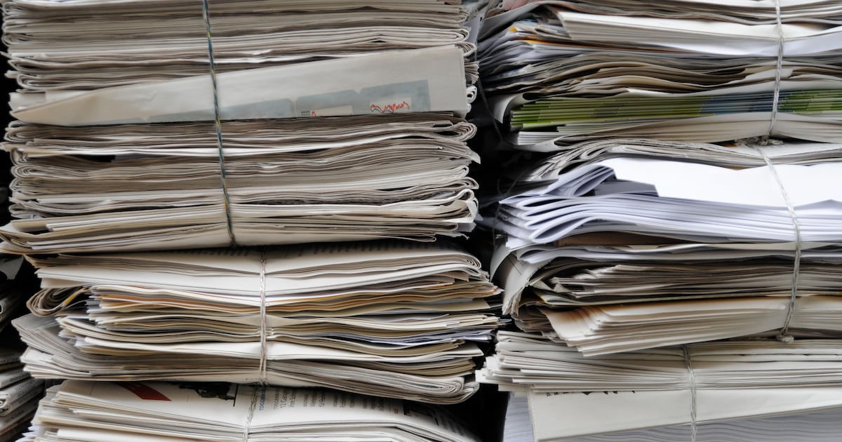 De Verrekijker haalt woensdag oud papier op in Losser
