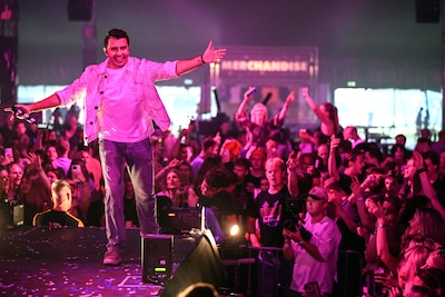 Bruins Dak d’r Af is terug met biertowers, Jan Smit en Snollebollekes