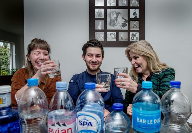 Als twee druppels? Dit zijn de verschillen tussen mineraalwaters uit de ...