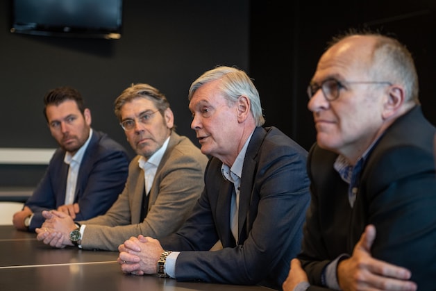 FC Twente neemt afscheid van Ted van Leeuwen: een opvallende keus, een ...