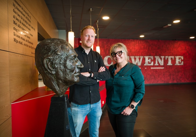 Theaterstuk over oud-verzetsman en oprichter FC Twente: Cor Hilbrink ...