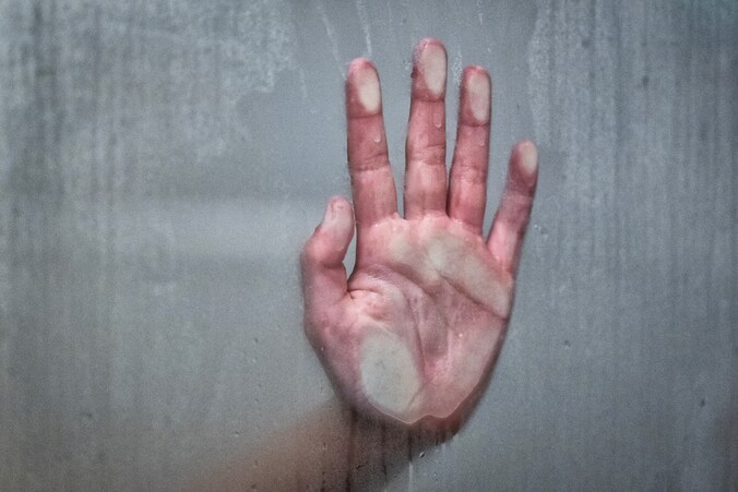 Jonge vrouw schrikt wakker van hand in onderbroek: man uit Hengelo (62 ...