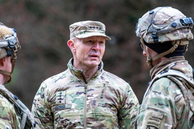 Stafchef Amerikaanse landmacht ontslagen, defensieminister geeft geen ...