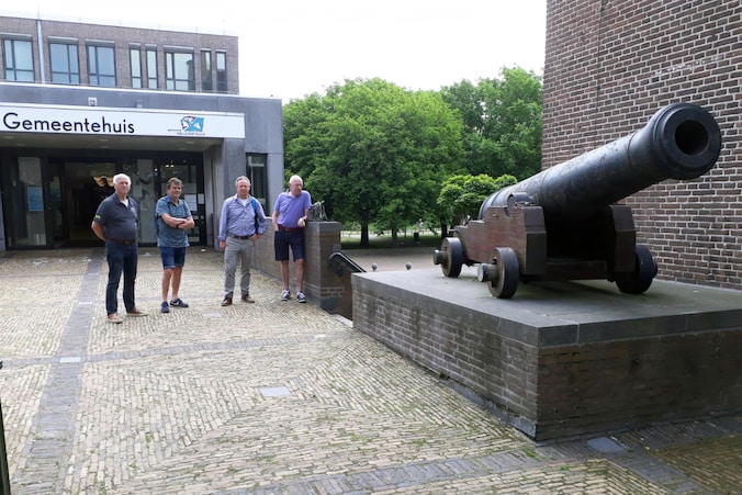 Twee kanonnen krijgen plek bij vroegere stadspoorten in Oldenzaal ...